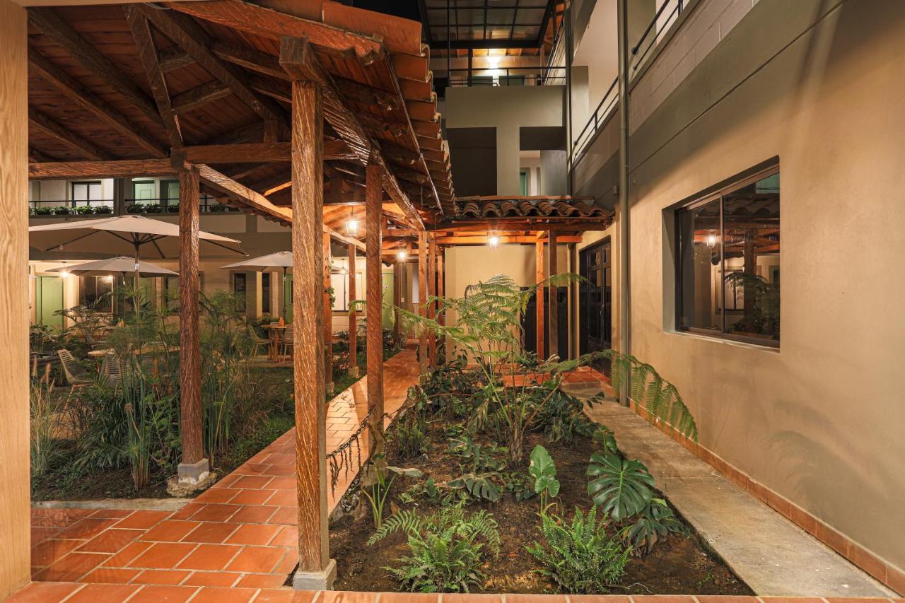 Soy Local Guatape Hotel ภายนอก รูปภาพ