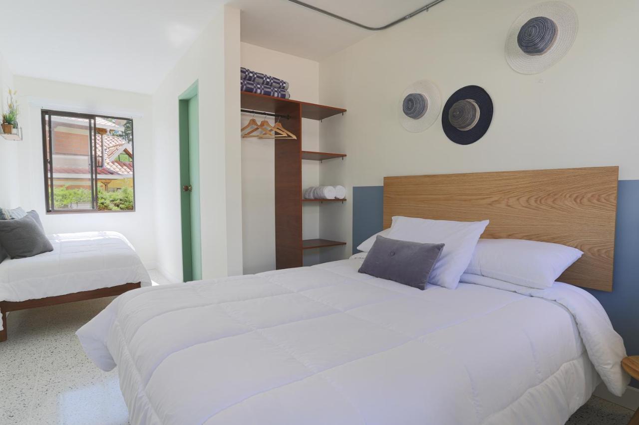 Soy Local Guatape Hotel ภายนอก รูปภาพ