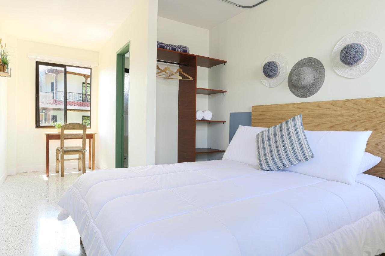 Soy Local Guatape Hotel ภายนอก รูปภาพ
