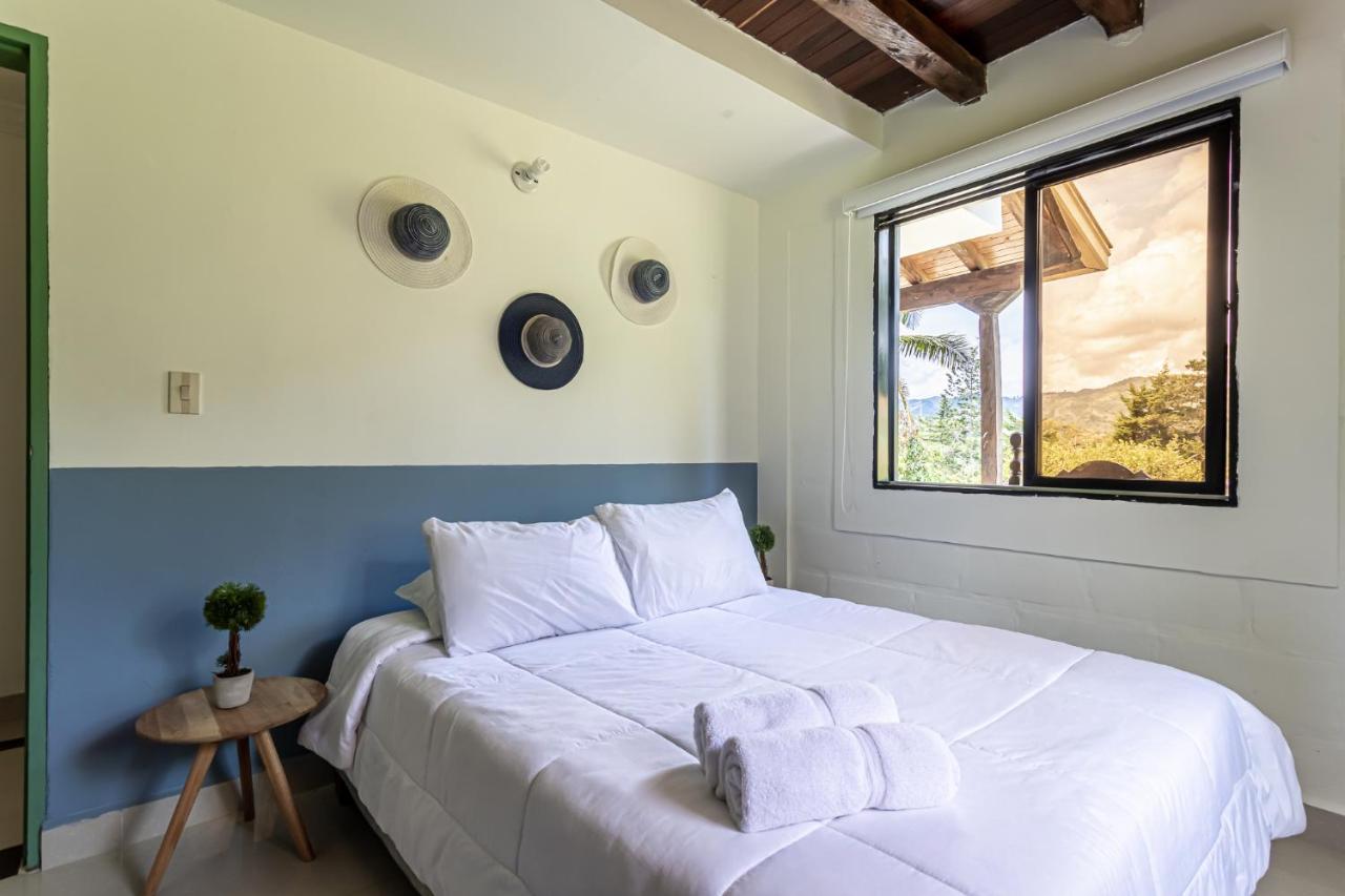 Soy Local Guatape Hotel ภายนอก รูปภาพ