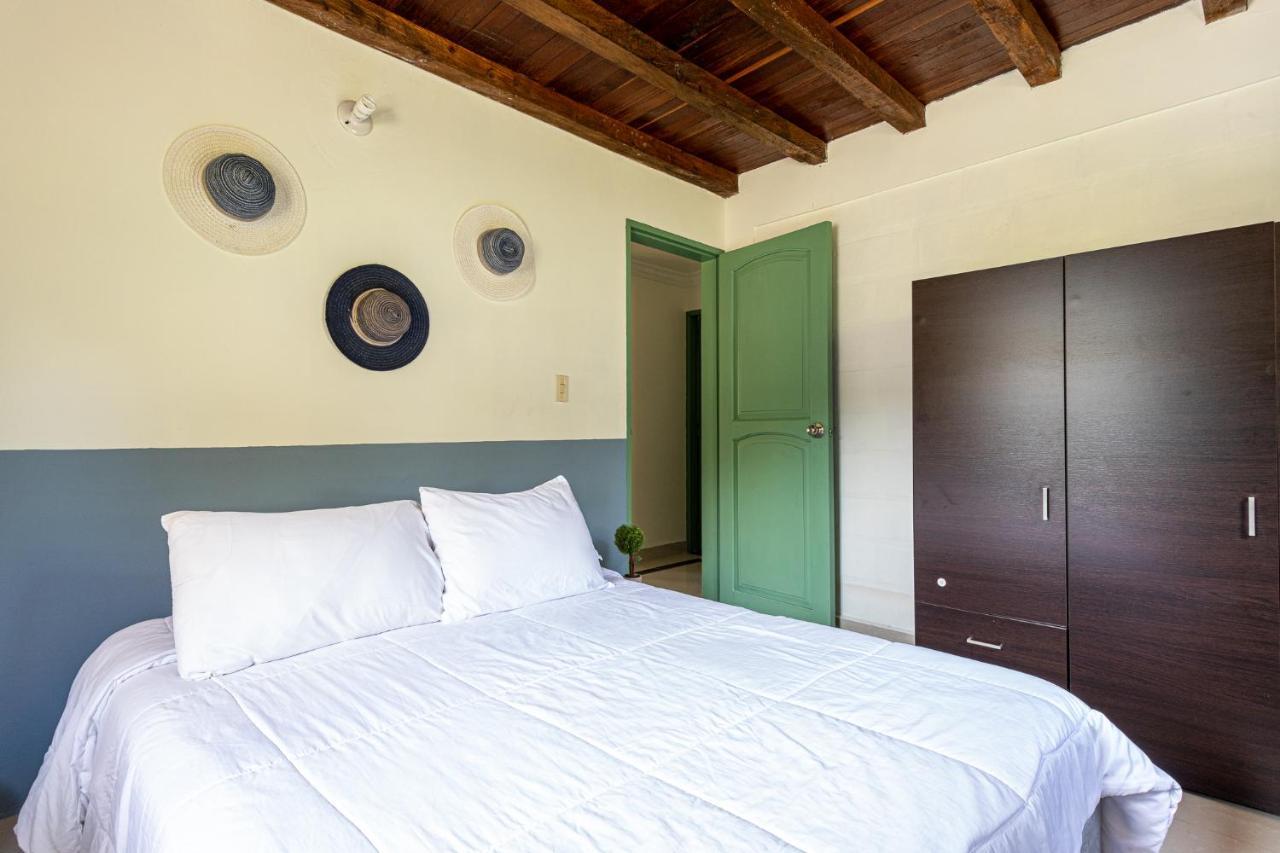 Soy Local Guatape Hotel ภายนอก รูปภาพ