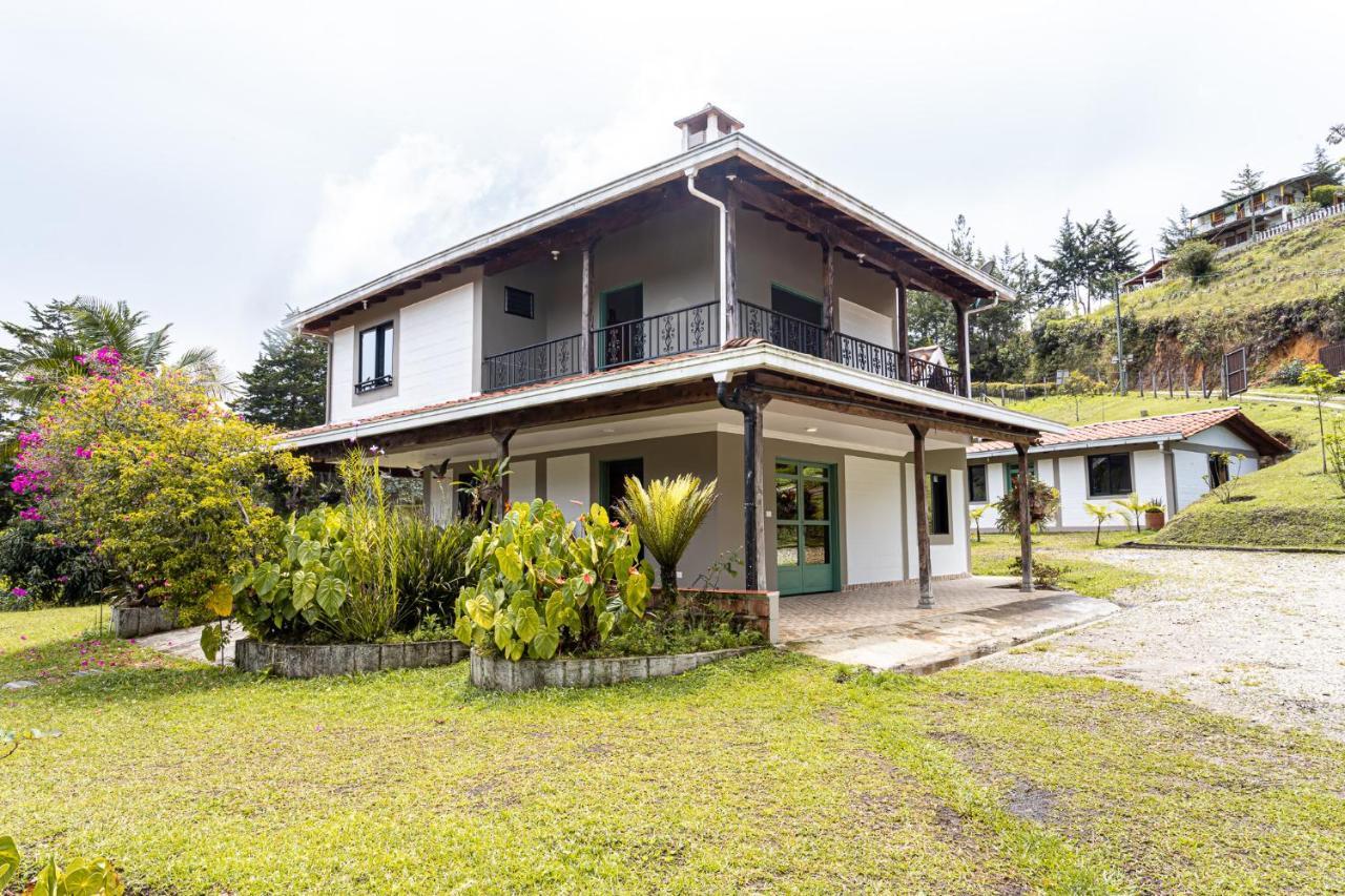 Soy Local Guatape Hotel ภายนอก รูปภาพ