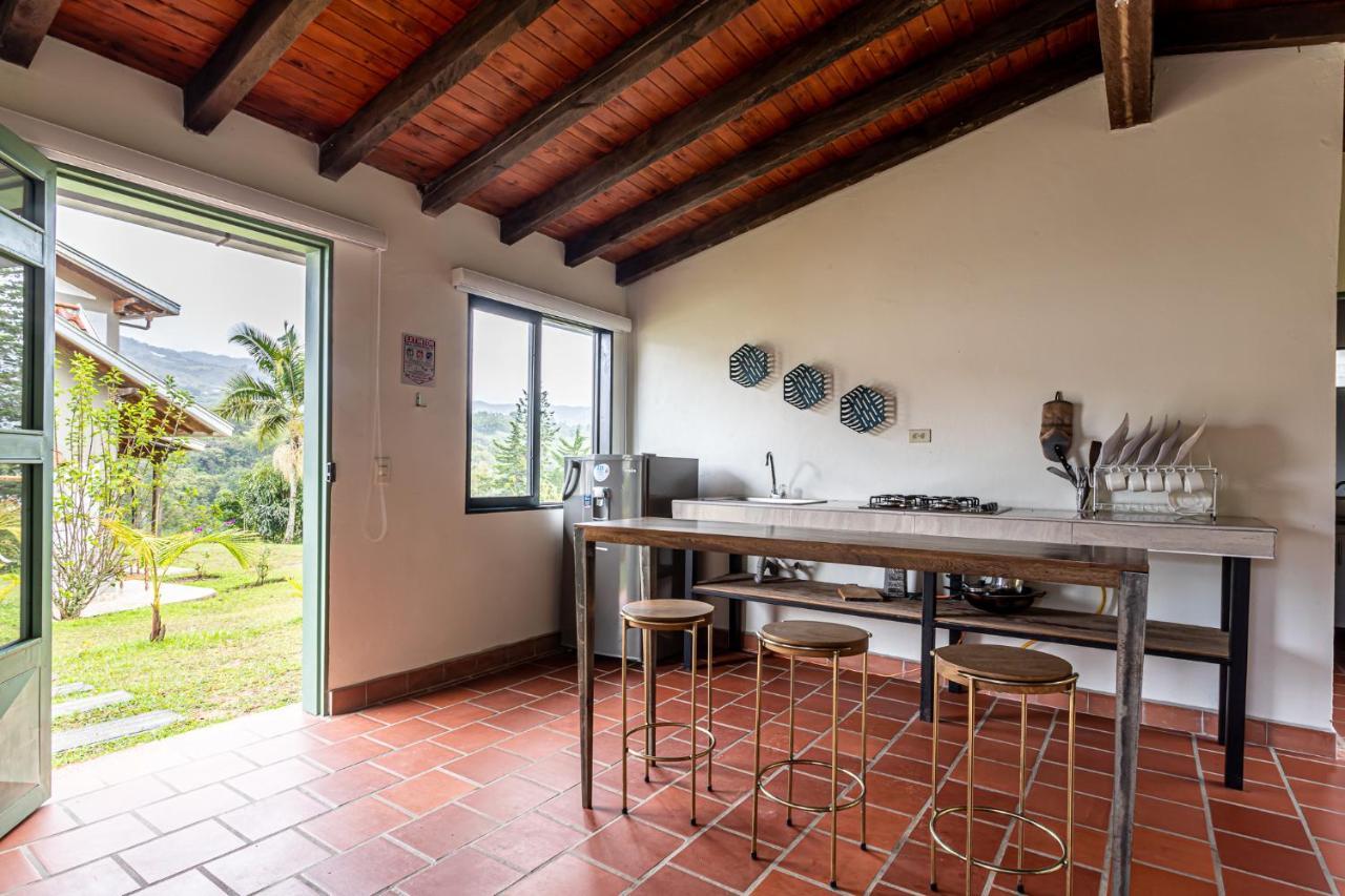 Soy Local Guatape Hotel ภายนอก รูปภาพ