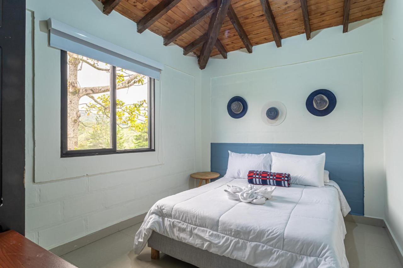 Soy Local Guatape Hotel ภายนอก รูปภาพ