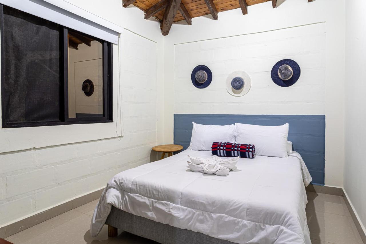 Soy Local Guatape Hotel ภายนอก รูปภาพ